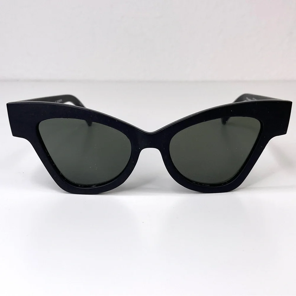 LE SPECS Hourgrass NEW Black Matte Sunglasses Cat Eye NEW